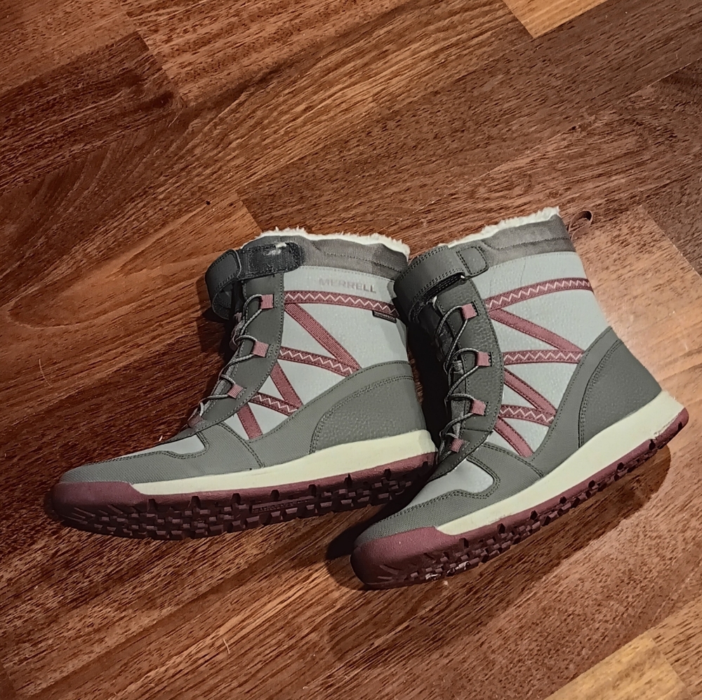 Merrell faux fur lined shoes boots